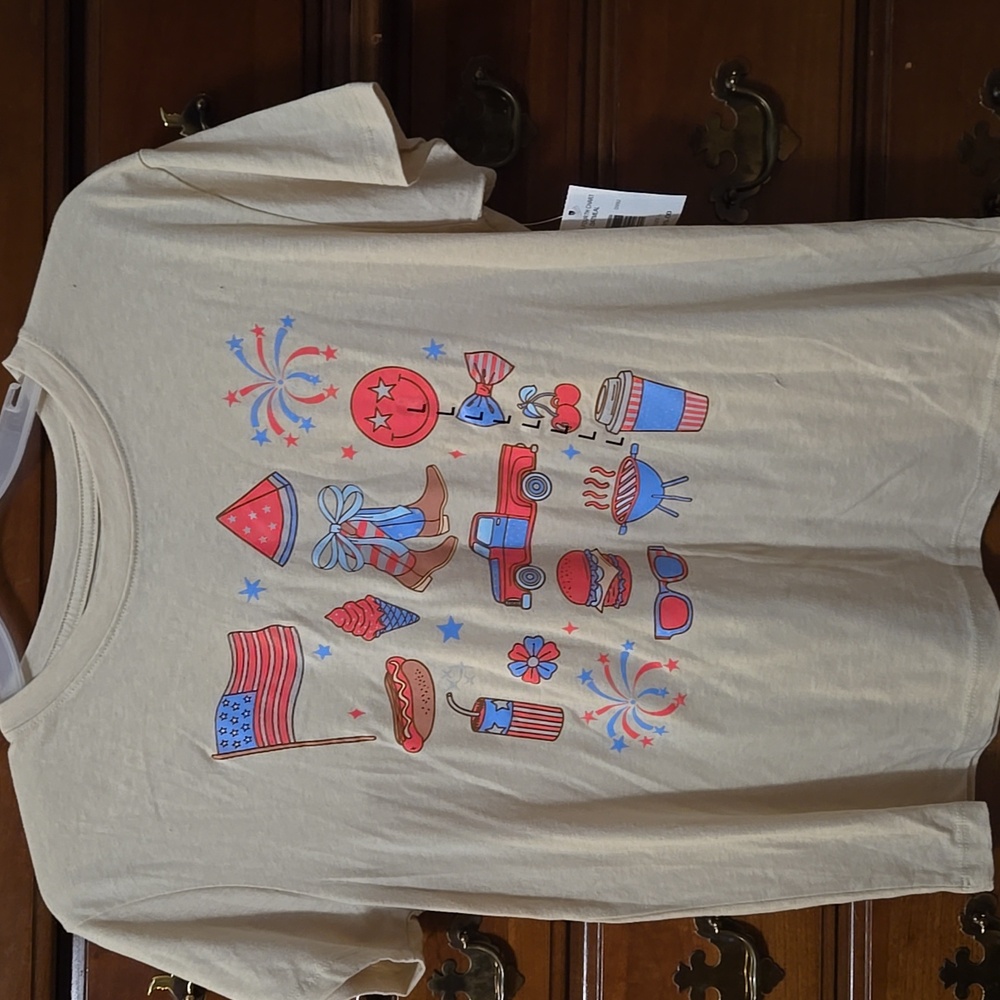 Womens Cream 4th Of July Graphic T-Shirt Large NWT